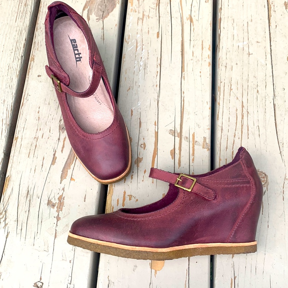 Boden Mary Jane by Earth leather wedge purple red